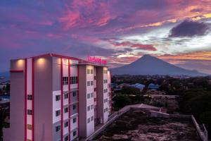 Nespecifikovaný výhled na hory nebo výhled na hory při pohledu z hotelu