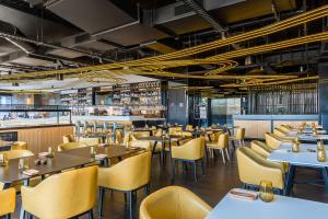 Gallery image of Peppers Docklands in Melbourne