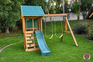 Herní místnost nebo prostor pro děti v ubytování Sprawling Hilltop Retreat- Pool, Views, Sleeps 30!