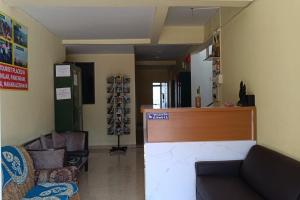 JāmbにあるHotel Sunriseの待合室(カウンター&椅子付) +24枚の写真