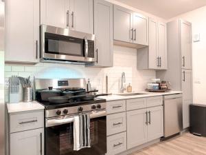 Køkken eller tekøkken på Beautiful 1B1B - Medical District - Dallas Airport