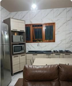 Nhà bếp/bếp nhỏ tại House Medeiros