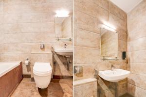 Dos imágenes de un baño con inodoro y lavabo. en Townhouse Oak Ramdaspeth Downtown, en Nagpur