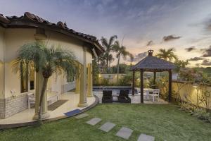 Κήπος έξω από το The Beverly Hills Bali Villas Jimbaran +30 φωτογραφίες