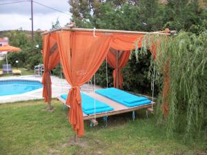 Bazén v ubytování Zest @ xi beach nebo v jeho okolí