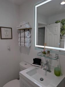 Et badeværelse på Heavenly Hideaway 2 Beach & Relax 3br + 117 billeder