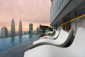 Bazén v ubytování Imperial Luxury Suites KLCC by Moonway nebo v jeho okolí