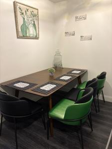 Konferenční prostory v ubytování Big Group Getaway House Near Chicago