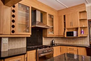 Køkken eller tekøkken på Mboma Lodge