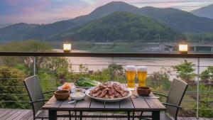 Příroda nedaleko prázdninového domu + 2 fotografie