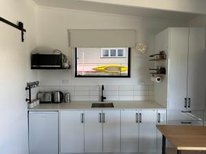 Kuchyň nebo kuchyňský kout v ubytování Beach view studio 337