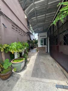 Tòa nhà nơi khách sạn tọa lạc