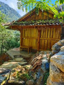 Gallery image of Homestay Sin Suối Hồ in Chi Sang