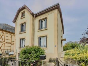 een afbeelding van een huis bij Loft Parking included in Metz