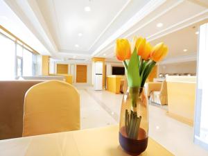 Kuchyň nebo kuchyňský kout v ubytování Vienna Hotel Shenyang Central Street