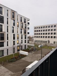 Budova, kde se apartmán nachází + 3 fotografie