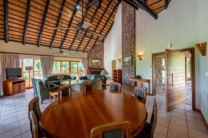 Posezení v ubytování Kruger Park Lodge Unit No 440