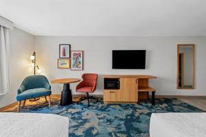 Μια τηλεόραση ή/και κέντρο ψυχαγωγίας στο Hampton Inn Mt. Vernon Oh