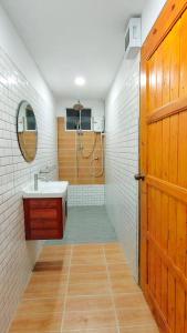 Et badeværelse på ห่มดาวฮิลล์ + 30 billeder