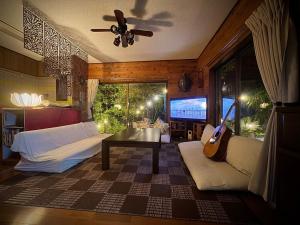 Billede fra billedgalleriet på Forest hideaway in Onsen town with music studio i Higashiizu