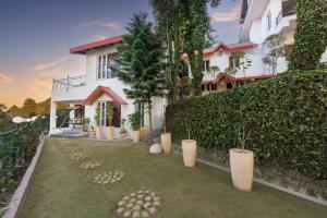 Un jardín fuera de Echor Himalayan Retreat Ranikhet