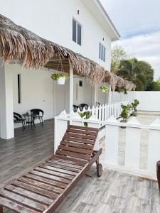 Balkón nebo terasa v ubytování Village Hideaway Suites Langkawi