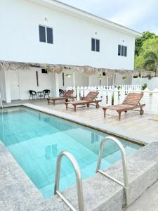 Bazén v ubytování Village Hideaway Suites Langkawi nebo v jeho okolí