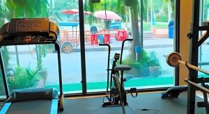 Fitness centrum a/nebo fitness zařízení v ubytování Chinawat Hotel