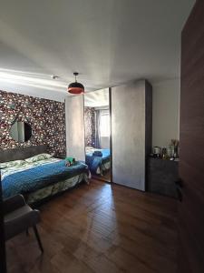 Postel nebo postele na pokoji v ubytování Airport Accommodation Bedroom with your own private Bathroom Self Check In and Self Check Out Air-condition Included