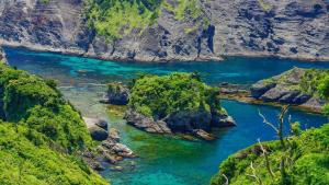 MeraA private log house in a secluded beach, LOGOUT的蓝色的峡谷中的河流 更多25张照片