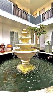 Bazén v ubytování studio suryajingga nebo v jeho okolí