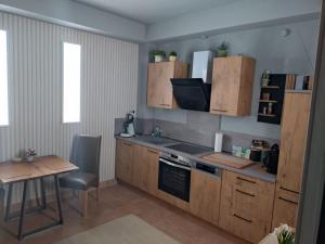 Кухня или мини-кухня в Gemütliche Ferienunterkunft
 +10 фотографий