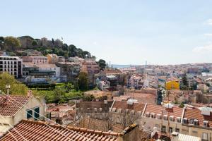 リスボンにあるALTIDO Trendy studio with views to the Castle, in Gracaのギャラリーの写真