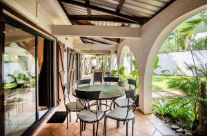 Zahrada ubytování Villa Céleste - 4 Bedrooms in Central Tamarin