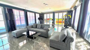 Posezení v ubytování studio suryajingga + 5 fotografií