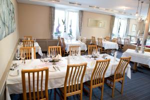 Restoran või mõni muu söögikoht majutusasutuses Hotel Buchserhof
