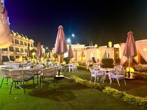 En restaurant eller et andet spisested på Jewel Luxor Hotel Nile View