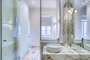 Phòng tắm tại Nalia Suites +45 ảnh