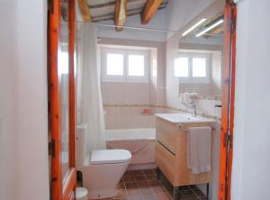 Et badeværelse på The Painter's Home + 16 billeder