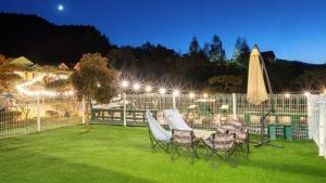 En generel udsigt til bjerge eller udsigt til bjerge taget fra feriehuset + 2 billeder