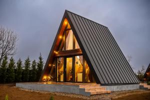 Tòa nhà nơi nhà gỗ tọa lạc