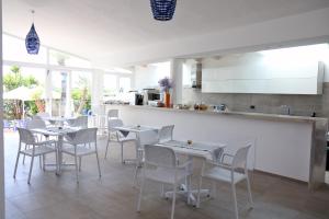 Kuchyň nebo kuchyňský kout v ubytování La Bella Trani - Suites and B&B