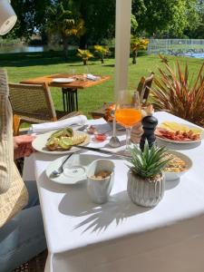 Φαγητό σε αυτό το ξενοδοχείο ή κάπου εκεί κοντά