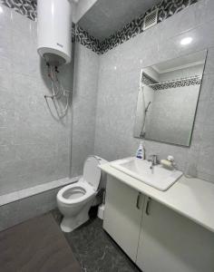 Et badeværelse på Osh apartment