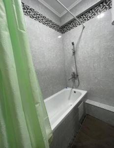 Et badeværelse på Osh apartment