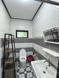 Phòng tắm tại SaensukStay +4 ảnh