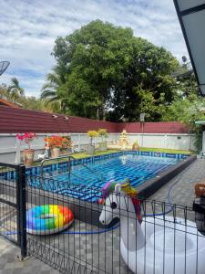 Hồ bơi trong/gần SaensukStay