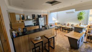 Kuchyň nebo kuchyňský kout v ubytování Madina Hostel + 28 fotografií