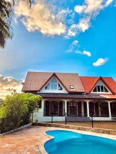 Bazén v ubytování VILLA LYSE - Gîte de France nebo v jeho okolí