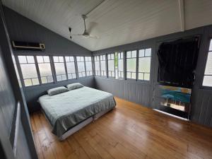 Giường trong phòng chung tại Cairns ,Buchan St Accommodation